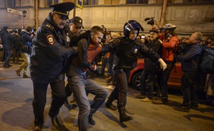Une soixantaine de personnes ont été arrêtées en Russie à la suite d'une manifestation, le 7 octobre 2017.