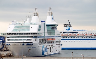 Marseille le 14 octobre 2013 - Des navires de la SNCM Ã quai au port autonome