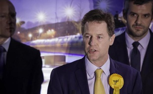 Le chef des libéraux-démocrates Nick Clegg s'exprime à Sheffield le 8 mai 2015