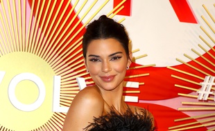 La top Kendall Jenner aux 2e Revolve Awards