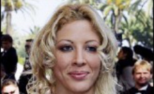 Loana, gagnante du premier "Loft Story" sur M6, la comédienne Agnès Soral, la chanteuse Indra, Filip Nikolic, l'ex membre du boyband 2Be3, les animatrices Sonia Dubois et Delphine de Turckheim, baronne de son état, ainsi que les mannequins Satya Obket et Benjamin joueront les "Indiana Jones" du petit écran pendant quinze jours.