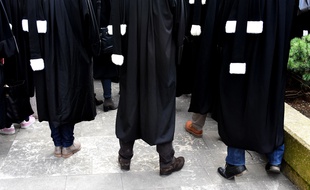 La publication d'ordonnances bouleversant le fonctionnement de la chaîne judiciaire dans le cadre de l'état d'urgence sanitaire inquiète les avocats.
