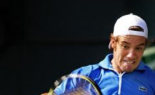 Le Français Richard Gasquet, tête de série N.3, n'a rien pu faire face à l'Espagnol David Ferrer (N.1), qui a remporté facilement en deux sets 6-1, 6-2, la finale du tournoi de tennis de Tokyo dimanche.