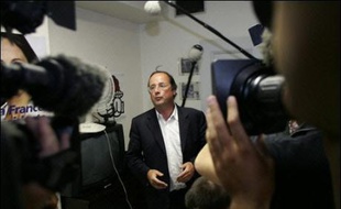 Le PS offre en cette rentrée l'image d'un parti qui se cherche, commotionné par son échec présidentiel mais qui espère retrouver rapidement de l'oxygène avec les revers qu'il pressent dans la thérapie économique choisie par Nicolas Sarkozy.