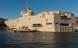 Un navire Mistral pris en photo à Toulon, le 16 octobre 2013
