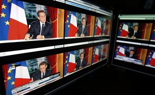 Les quotidiens sont très souvent dubitatifs lundi, au lendemain de la prestation télévisée de Nicolas Sarkozy, aussi bien sur les annonces du "toujours président" que sur la stratégie du "pas encore candidat" à moins de trois mois de l'élection présidentielle.