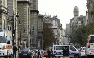 L'homme qui a agressé à l'arme blanche plusieurs policiers à la préfecture de police de Paris, le 3 octobre 2019, est un agent de la préfecture.