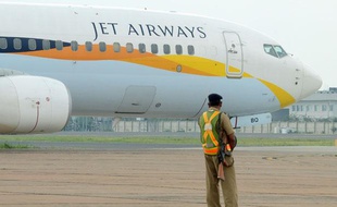 Un avion de Jet Airways sur le tarmac de l'aéroport de New Delhi le 12 septembre 2012.