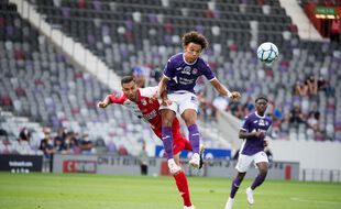 L'attaquant du TFC Janis Antiste contre Dunkerque, le 22 août 2020 lors de la première journée de Ligue 2 au Stadium de Toulouse.