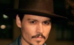 L'acteur américain Johnny Depp reste pour la troisième année consécutive en tête du classement des vedettes accordant volontiers des autographes à leurs admirateurs.