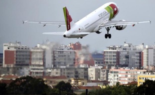 Un avion de la TAP au départ de Lisbonne, le 1er mai 2015