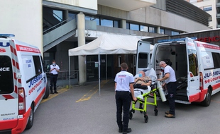 L'actuelle entrée du service des urgences de l'hôpital privé Confluent.