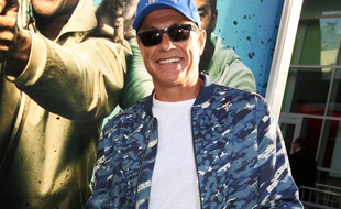 L'acteur Jean-Claude Van Damme à la première de Keanu à Los Angeles