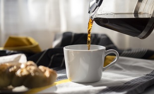 Le café filtre contient beaucoup plus de caféine qu'un expresso.