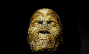 Une tête maori exposée au musée du Quai Branly, à Paris.