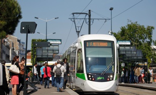 NANTES, le 04/06/2013 Un tram de la TAN