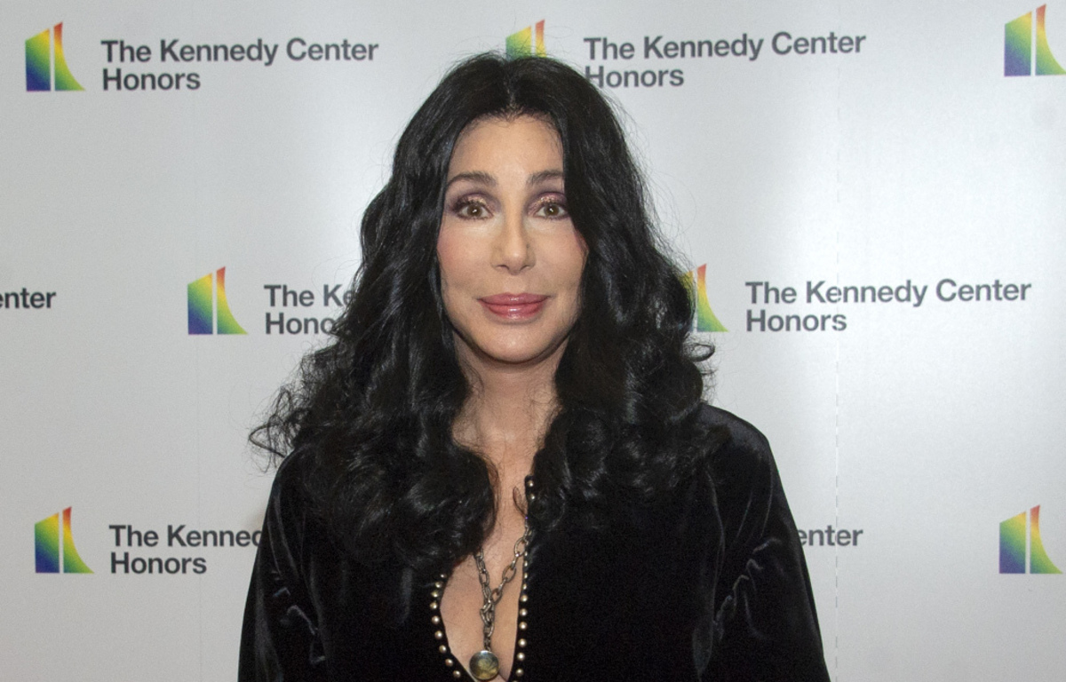 Cher congratulates Kate Bush on breaking her UK chart record