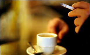 Les mesures anti-tabac, souhaitées par le ministre de la Santé Xavier Bertrand pour durcir une loi Evin mal appliquée, ont été remises à des jours meilleurs par le chef du gouvernement, peu soucieux de risquer une nouvelle polémique au lendemain de la crise du CPE.
