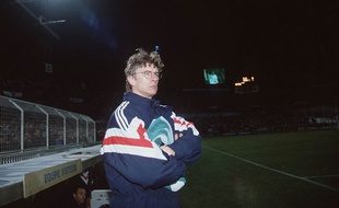 Arsène Wenger sur le banc monégasque, le 30 janvier 1994.