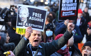 Julian Assange ne sera pas extradé vers les Etats-Unis, mais il reste en détention au Royaume-Uni.