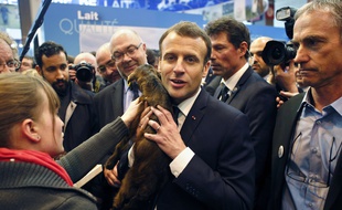 Emmanuel Macron lors de sa visite du 55e Salon de l'agriculture, à Paris, le 24 février 2018.
