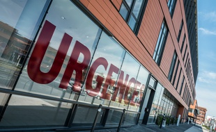 L'entrée des urgences sur le site du CHU de Purpan, à Toulouse.