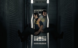Aux deux joueurs de se coordonner pour ne pas tomber. Une évasion à risque.