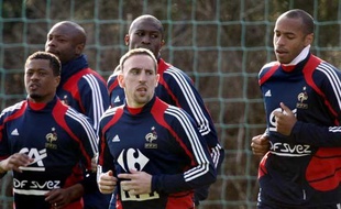 L'équipe de France à l'entraînement à Clairefontaine avant la double confrontation contre la Lituanie le 28 mars 2009 puis le 1er avril.