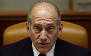 Le président palestinien Mahmoud Abbas et le Premier ministre israélien Ehud Olmert ont entamé dimanche des entretiens qui doivent porter sur un éventuel déploiement de forces de l'Autorité palestinienne pour reprendre le controle de la frontière entre la bande de Gaza et l'Egypte.