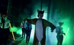 Extrait de la vidéo "The Fox" du duo norvégien Ylvis.