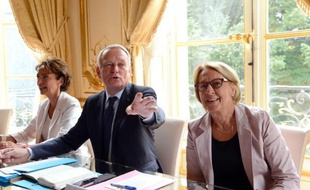 Un rapport sur "l'évolution de la fonction publique dans les années à venir", attendu avec appréhension par les syndicats, sera remis lundi au gouvernement après un report d'une semaine en raison de la crise bretonne.