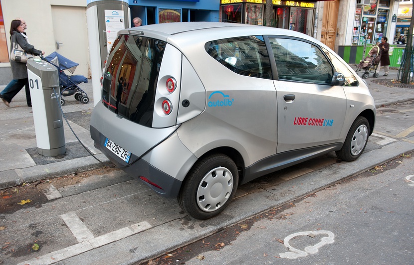ses 10 km dans paris en autolib' lui coûtent 500 euros (et la