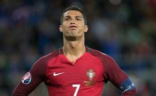 Cristiano Ronaldo doit « se réveiller », selon son ancien mentor László Bölöni.