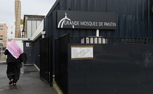 Deux personnes ont été interpellées alors qu'elles taguaient la mosquée de Pantin.