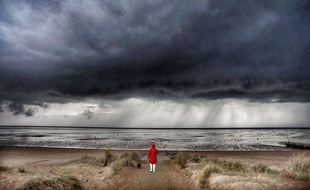 Illustration d'une tempête menaçant le littoral. Ici à Norfolk, en Angleterre.