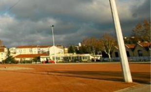 Le réaménagement de la caserne risque de prendre du retard.