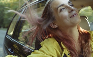 Mya Bollaers dans «Lola vers la mer» de Laurent Micheli