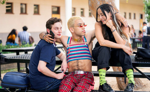 Uly Schlesinger, Justice Smith et Chase Sui Wonders dans la série Génération.