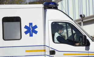 Une ambulance à Créteil (Val-de-Marne), en mars 2020 (illustration).