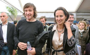 Le chanteur Cali et Ségolène Royal dans les travées du festival des Francofolies de La Rochelle.