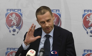 Alexander Ceferin, le président de l'UEFA, lors d'une conférence de presse le 21 mars 2017 à Prague.