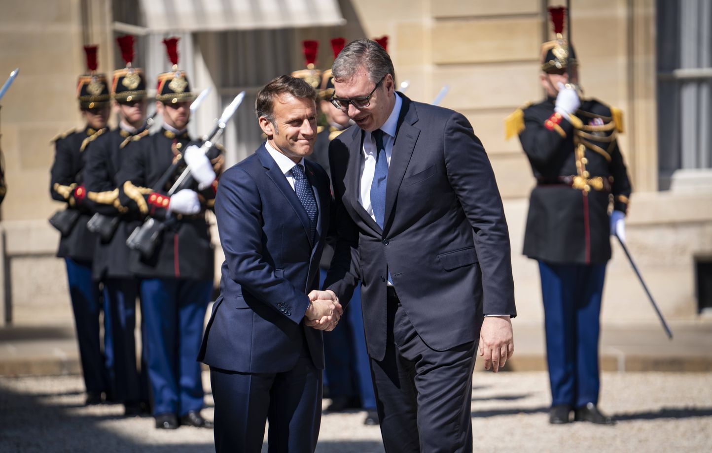 Union européenne : Macron milite pour l'adhésion de la Serbie malgré sa proximité avec la Russie thumbnail