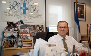 Bruno Gilles dans son bureau de maire en octobre 2017