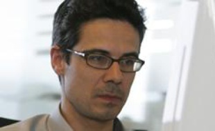 Paul Moreira en chat dans les locaux de 20 Minutes.