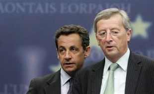 Le chef de l'Etat français Nicolas Sarkozy a déclenché une polémique avec ses partenaires en Europe en épinglant l'action de la BCE, en pleines turbulences financières, et en s'en prenant sans ménagement au président de l'Eurogroupe.