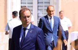Depuis la dissolution, Sébastien Lecornu n’a « jamais défait » ses cartons