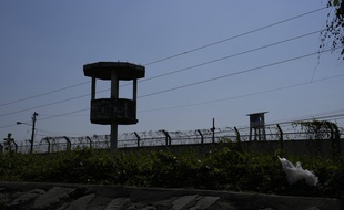 Le mirador d'une prison en Equateur (illustration).