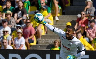 Alban Lafont, ici lors d'un match de Ligue 1 face à Reims le 15 septembre à la Beaujoire. DAMIEN MEYER