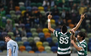 Le Sporting Portugal a fait un pas vers les quarts de l'Europa League en battant le leader du Championnat d'Angleterre, Manchester City, 1 à 0, jeudi lors du 8e de final aller.