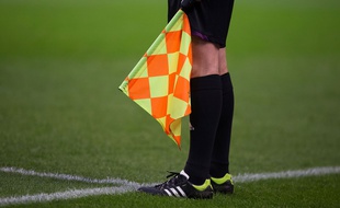 Un arbitre de football (illustration).